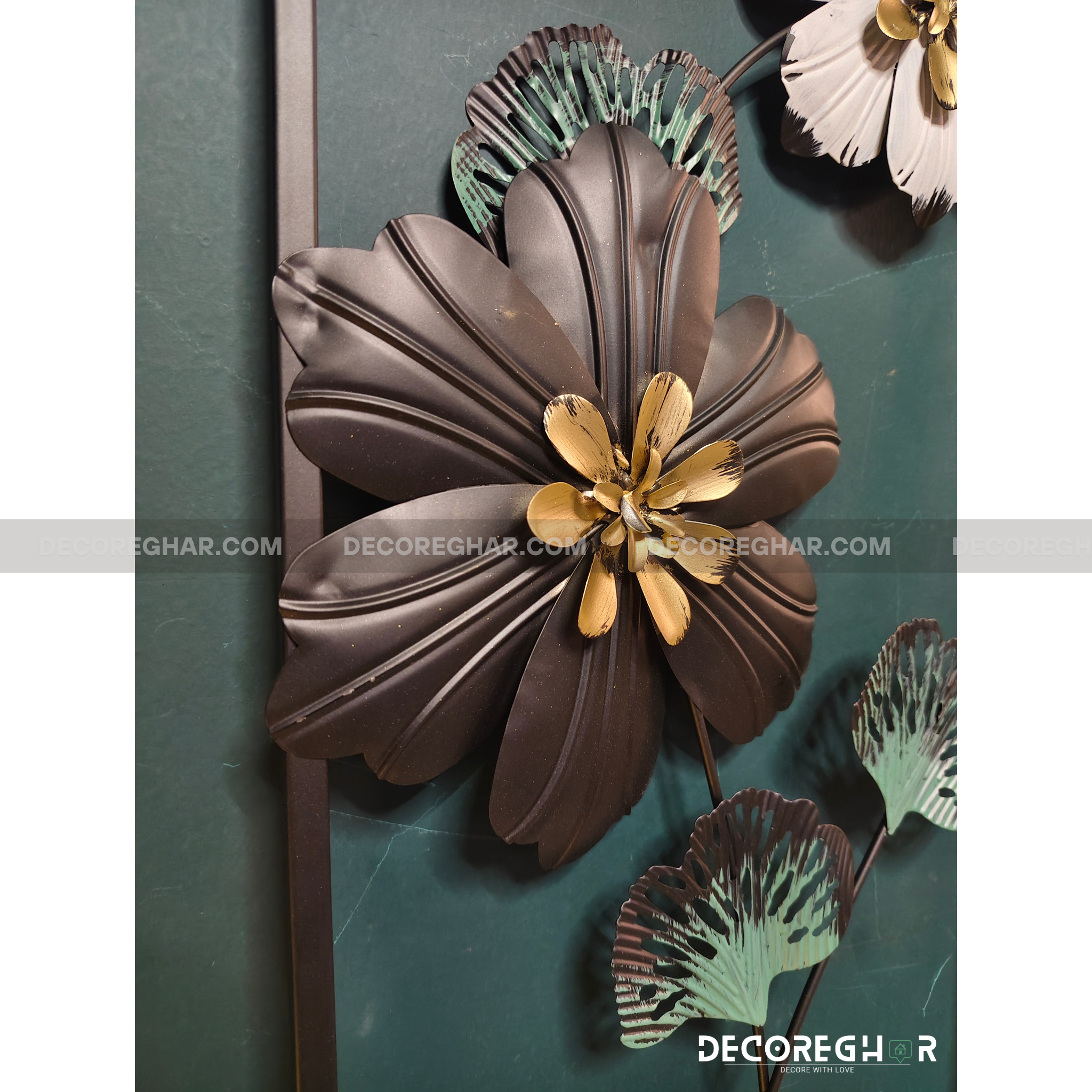 Imported Premium Quality Metal Flower Frame – Elegant Decorative Wall Art