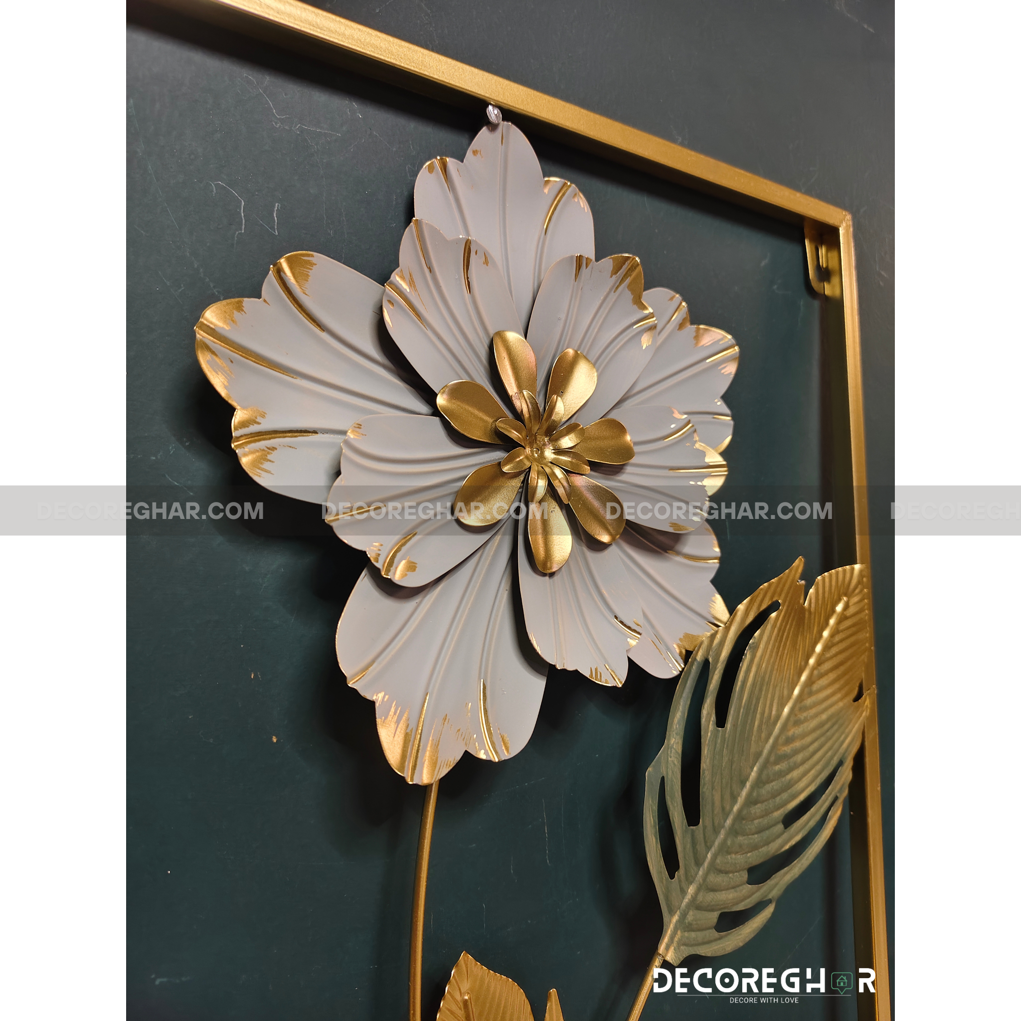 Imported Premium Quality Metal Flower Frame – Elegant Decorative Wall Art