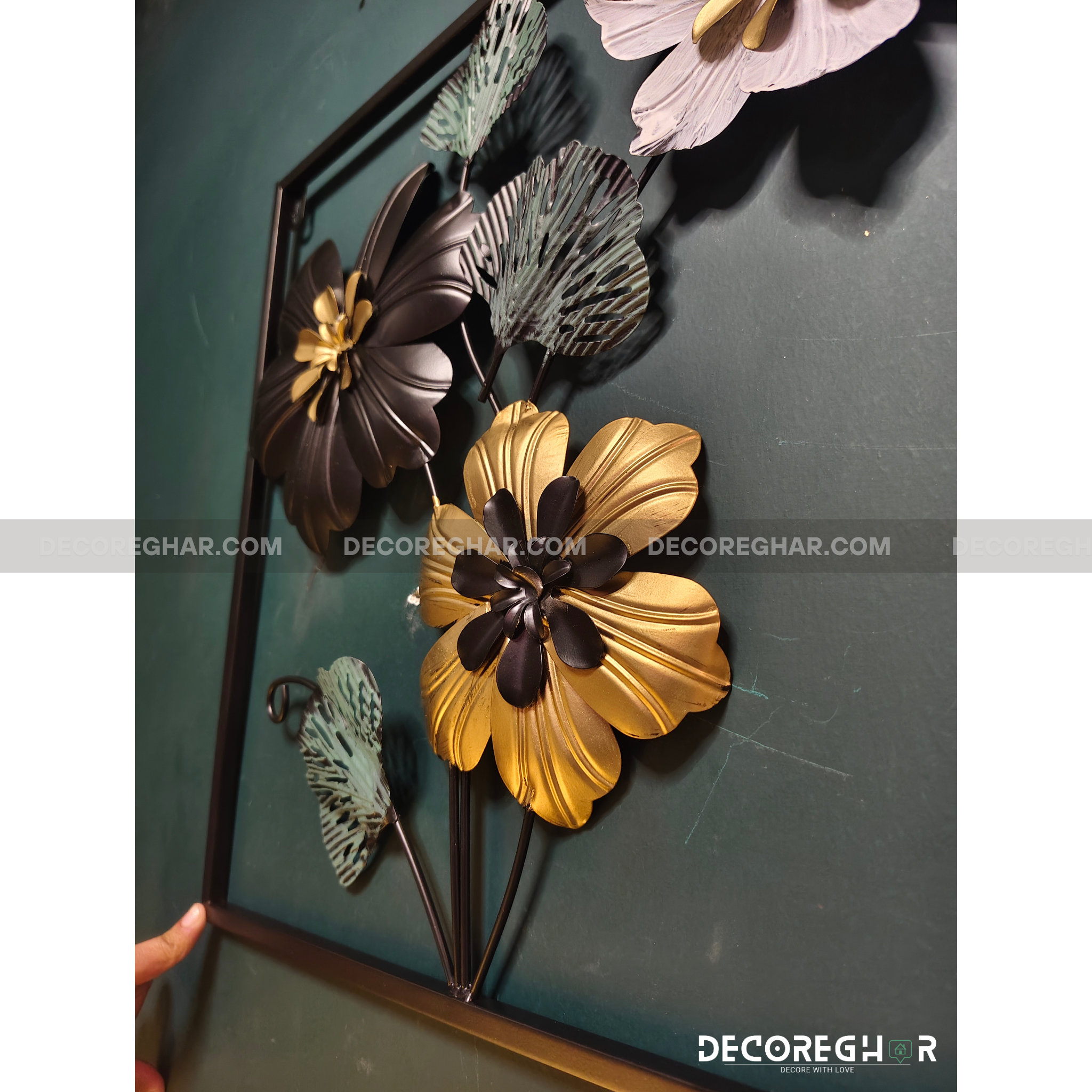Imported Premium Quality Metal Flower Frame – Elegant Decorative Wall Art