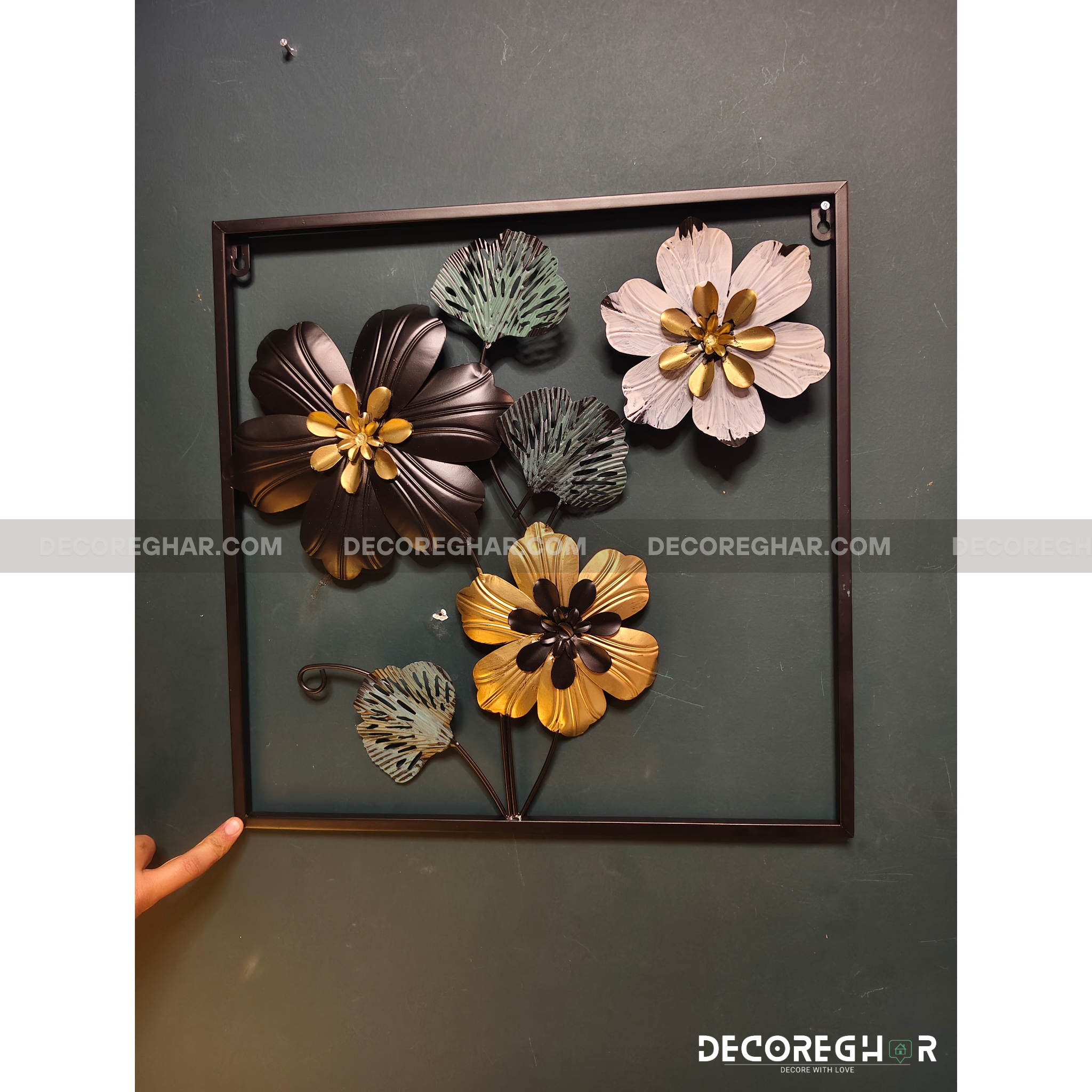 Imported Premium Quality Metal Flower Frame – Elegant Decorative Wall Art