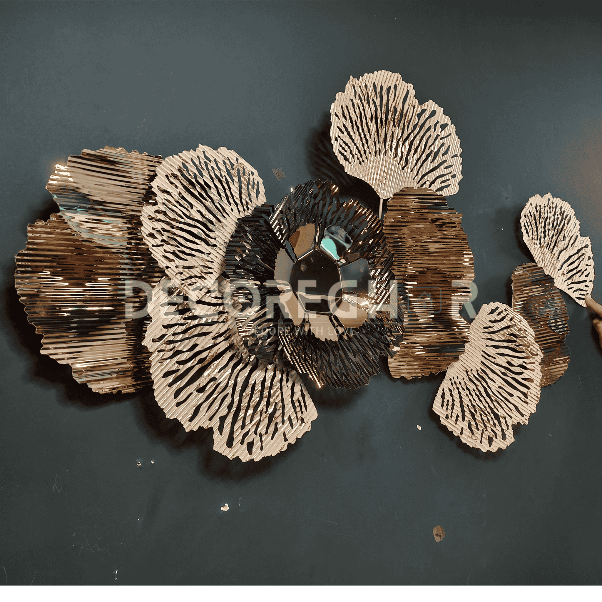 Luxury Metallic Floral Wall Art Decor – Modern 3D Metal Flower Sculpture for Living Room & Hallway