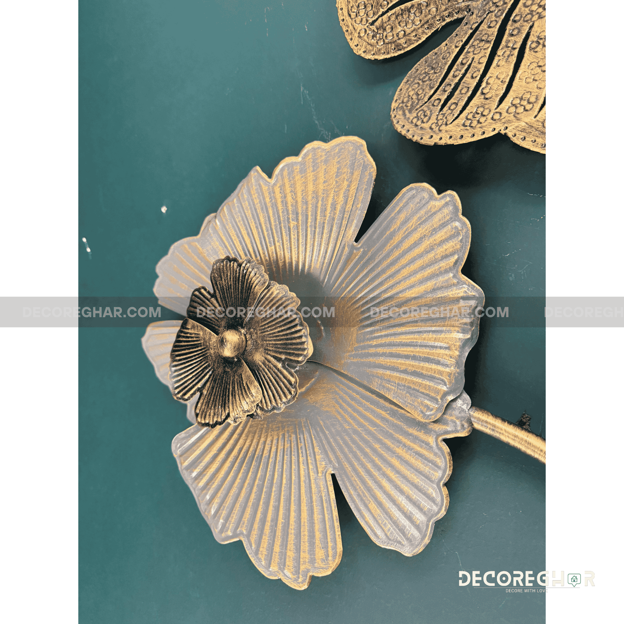 Metallic Floral Wall Art – Elegant Triple-Flower Design