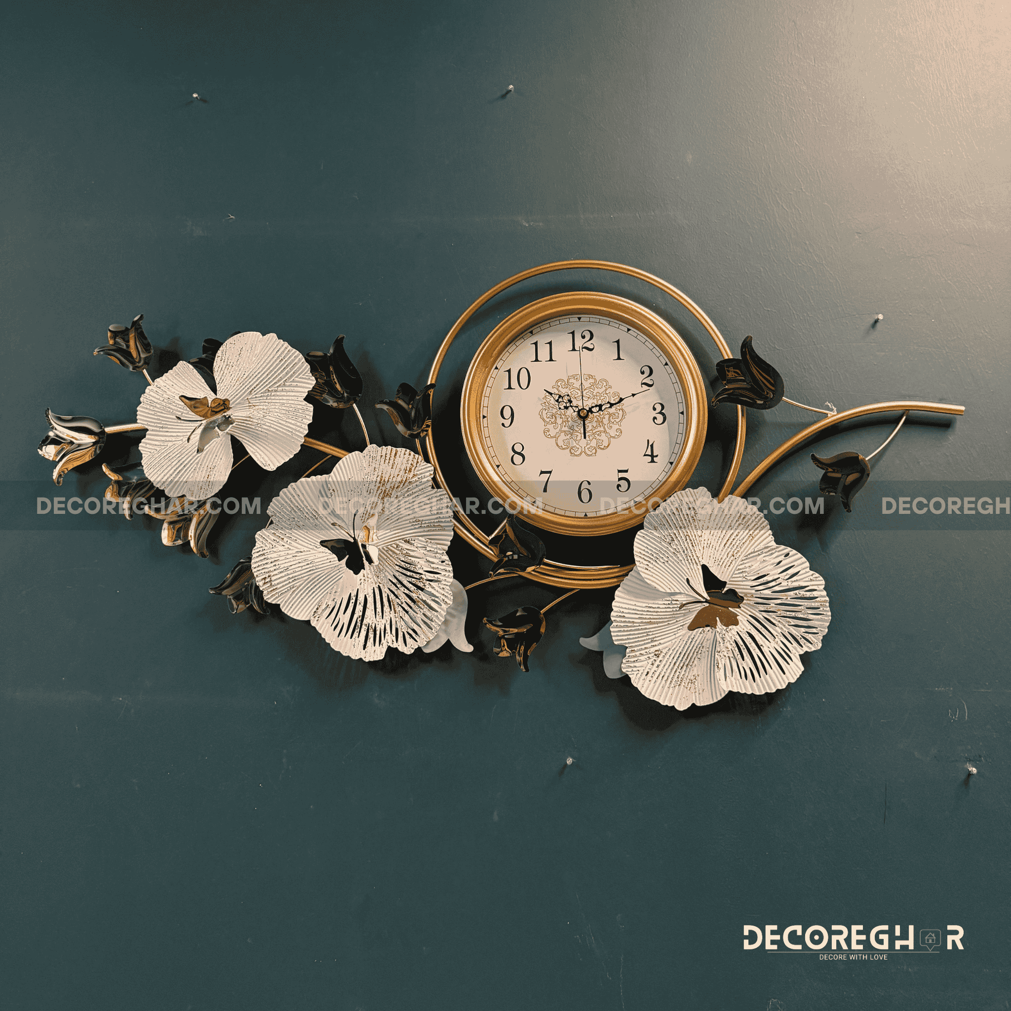 Elegant Floral Wall Clock – Gold Frame with 3D Metal Flower Design
