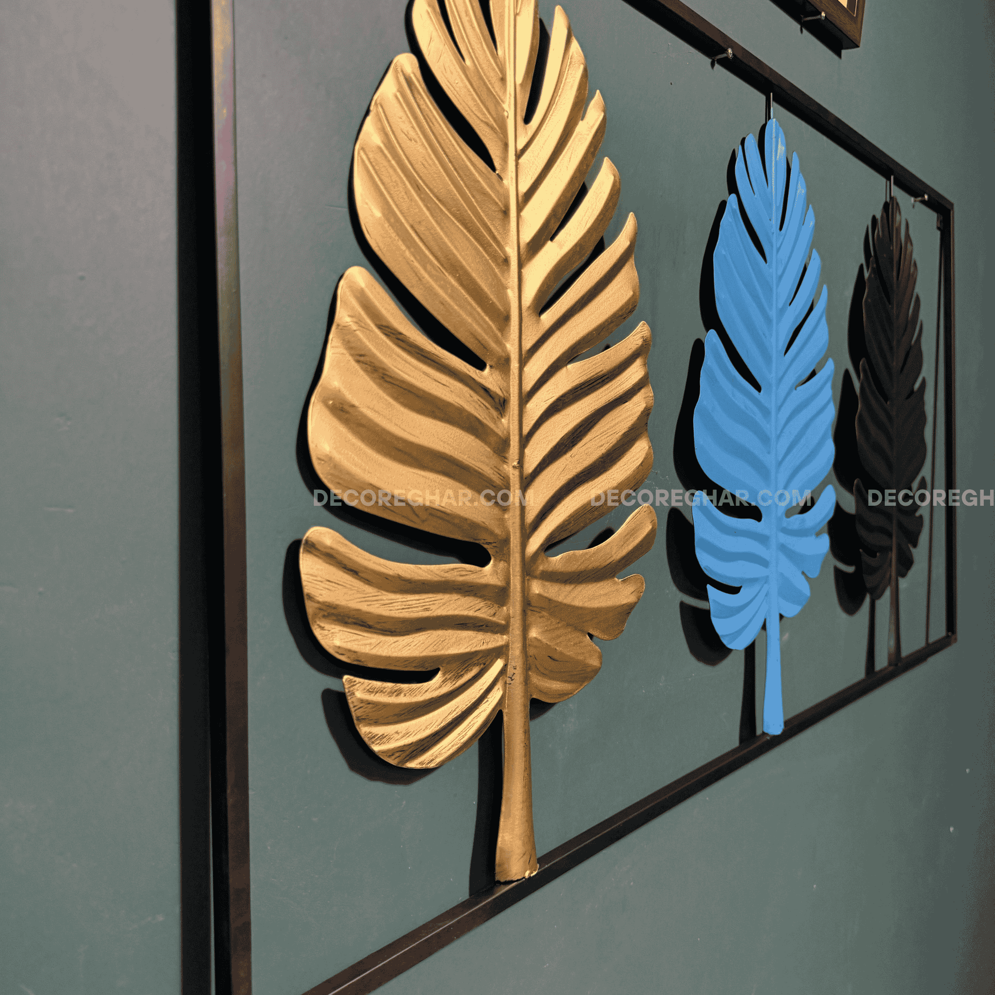 Modern Triple Leaf Metal Wall Art – Minimalist Framed Decor