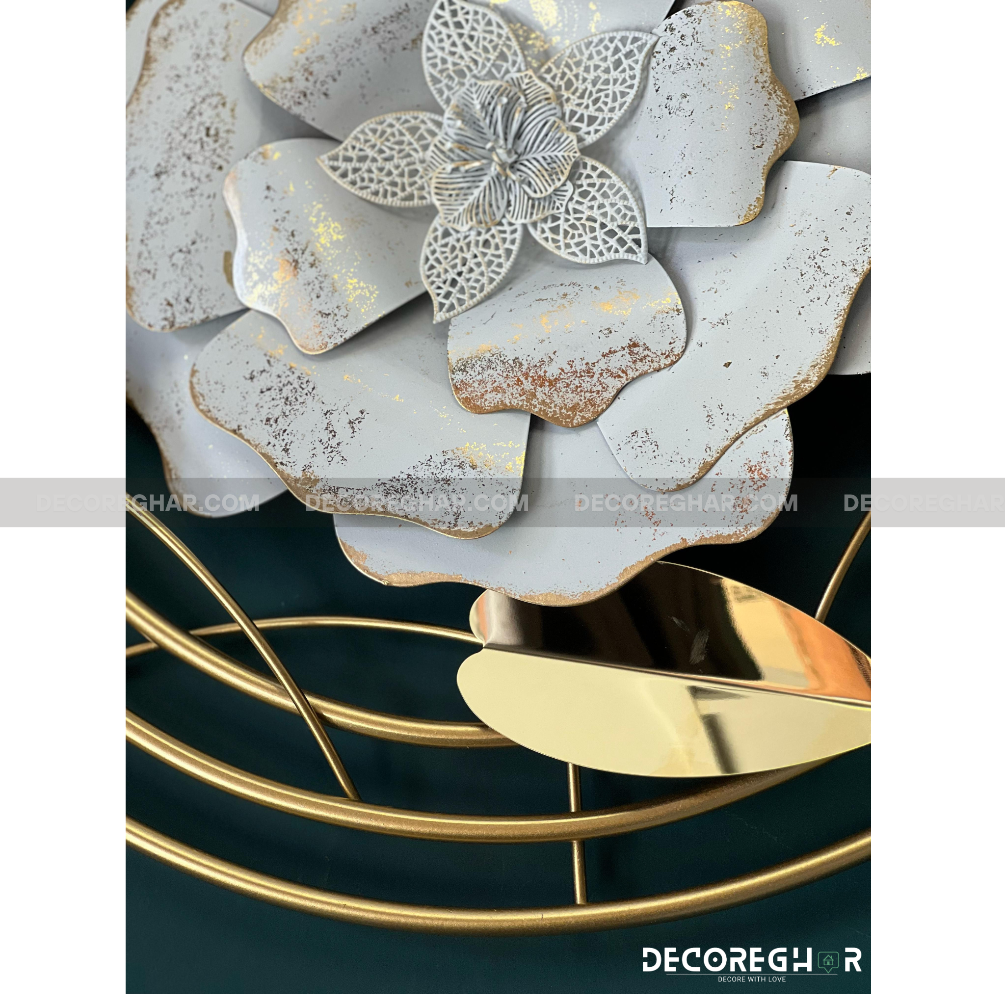 Imported Premium Quality Metal Flower Frame – Elegant Decorative Wall Art